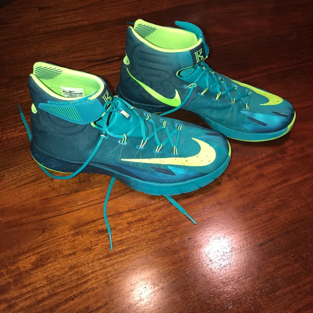 Kyrie Irving-PE 2015 hyperrev basketball sneakers